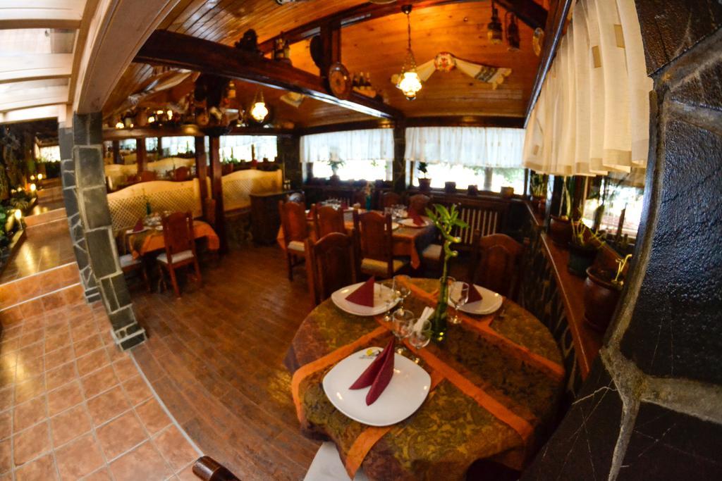Pension Restaurant Speranta 프레데알 외부 사진
